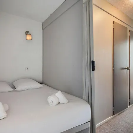 Mountain View With Ski-in And Out Loft - Roche Blanche Апартаменты *