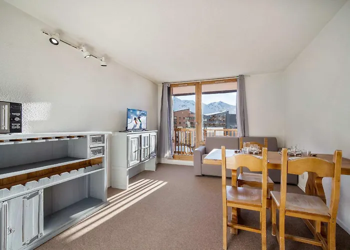 Апартаменты Mountain View With Ski-in And Out Loft - Roche Blanche *