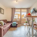 Апартаменты Mountain View With Ski-in And Out Loft - Roche Blanche
